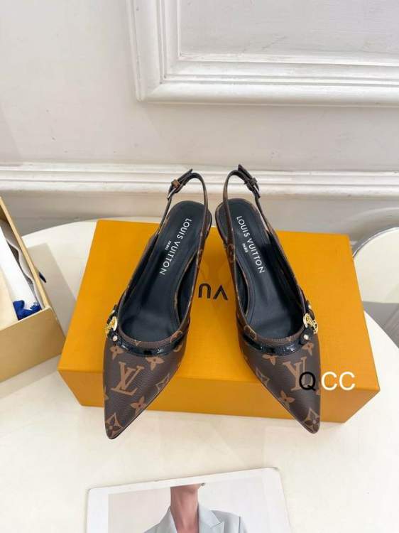 Picture of Louis Vuitton Shoes _SKULVsz35-408CMXC020512486